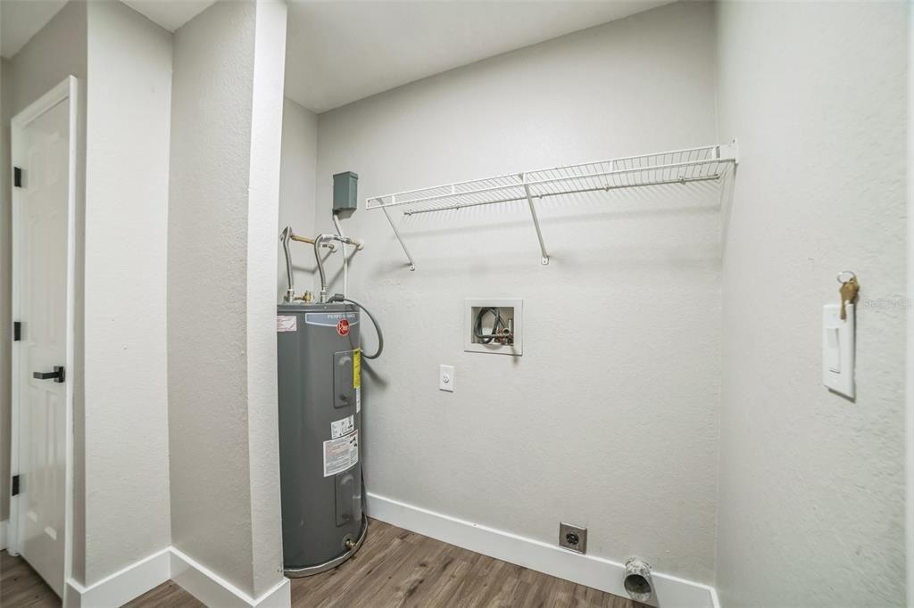 Active With Contract: $294,900 (4 beds, 2 baths, 2049 Square Feet)