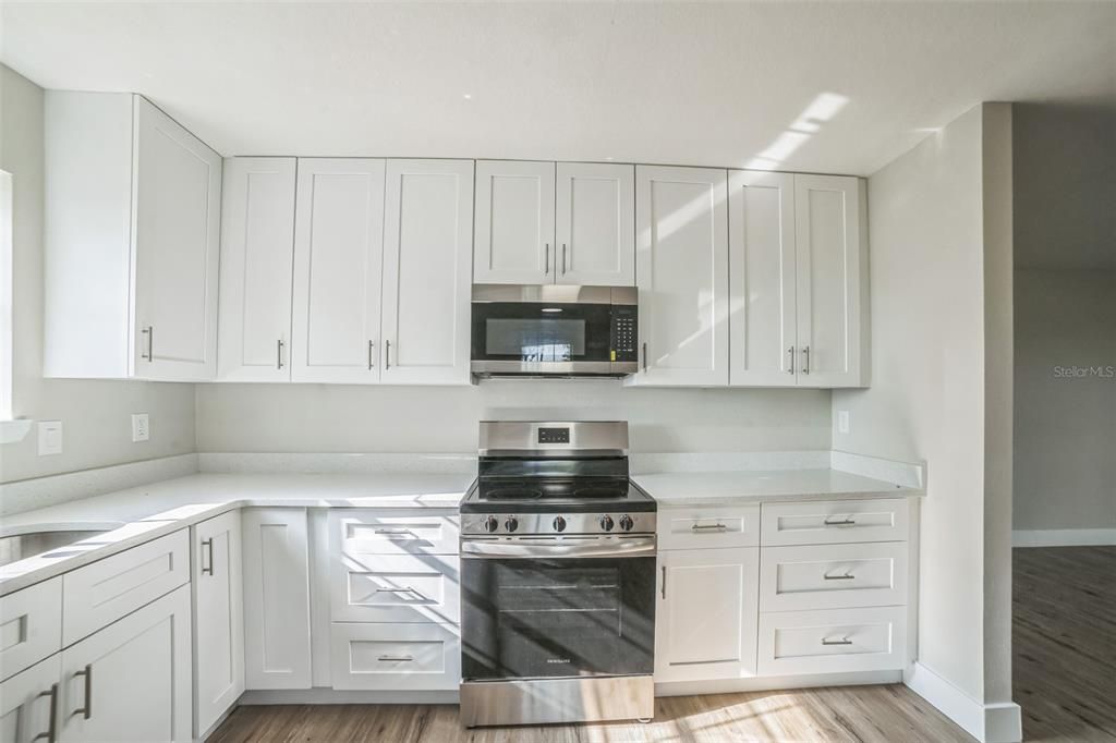 Active With Contract: $294,900 (4 beds, 2 baths, 2049 Square Feet)