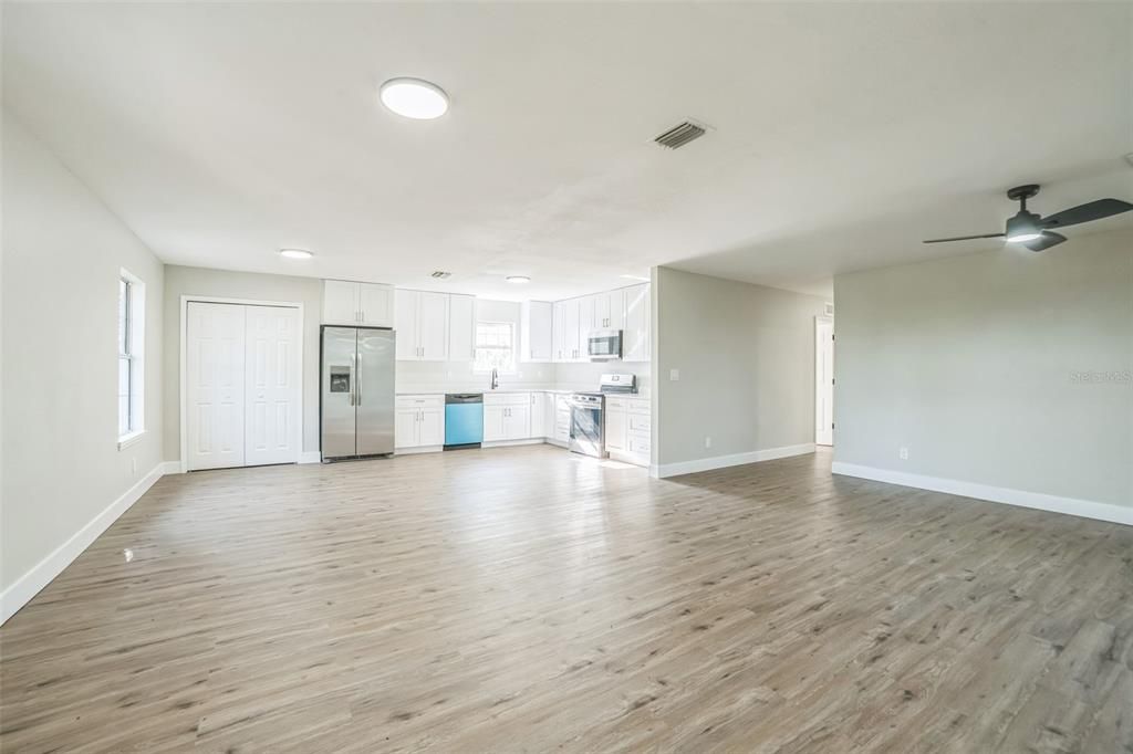 Active With Contract: $294,900 (4 beds, 2 baths, 2049 Square Feet)