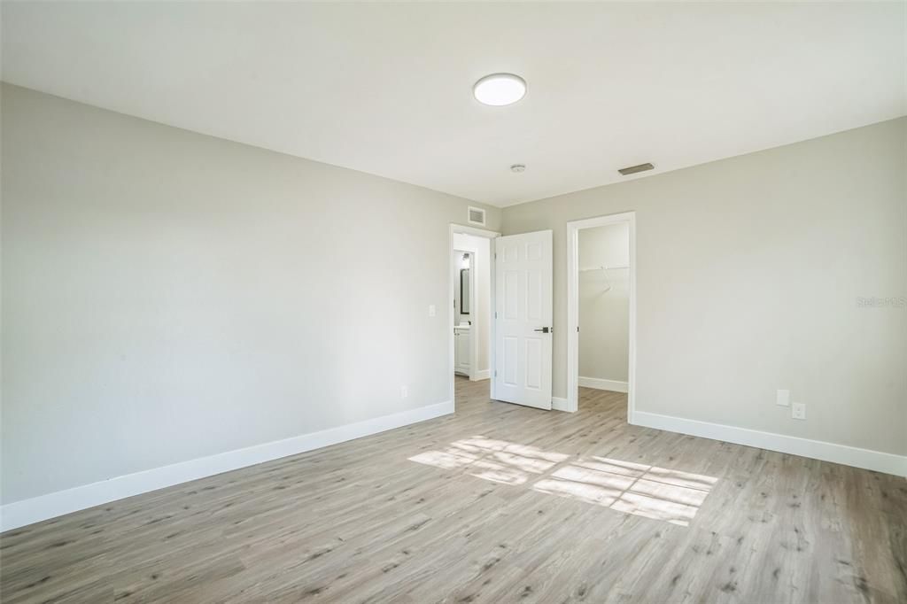 Active With Contract: $294,900 (4 beds, 2 baths, 2049 Square Feet)