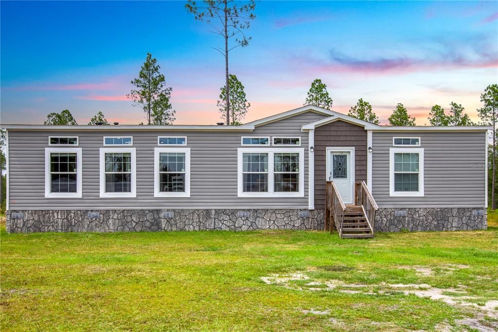 Vendido Recientemente: $300,000 (3 camas, 2 baños, 1740 Pies cuadrados)