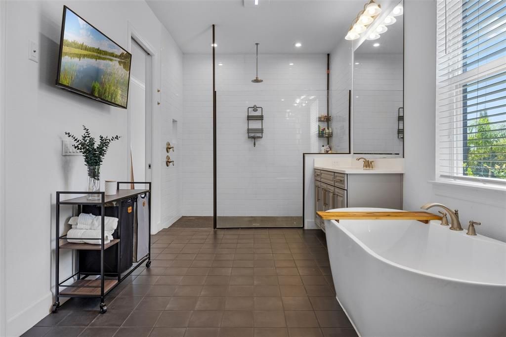 En Renta: $11,000 (6 camas, 4 baños, 5107 Pies cuadrados)