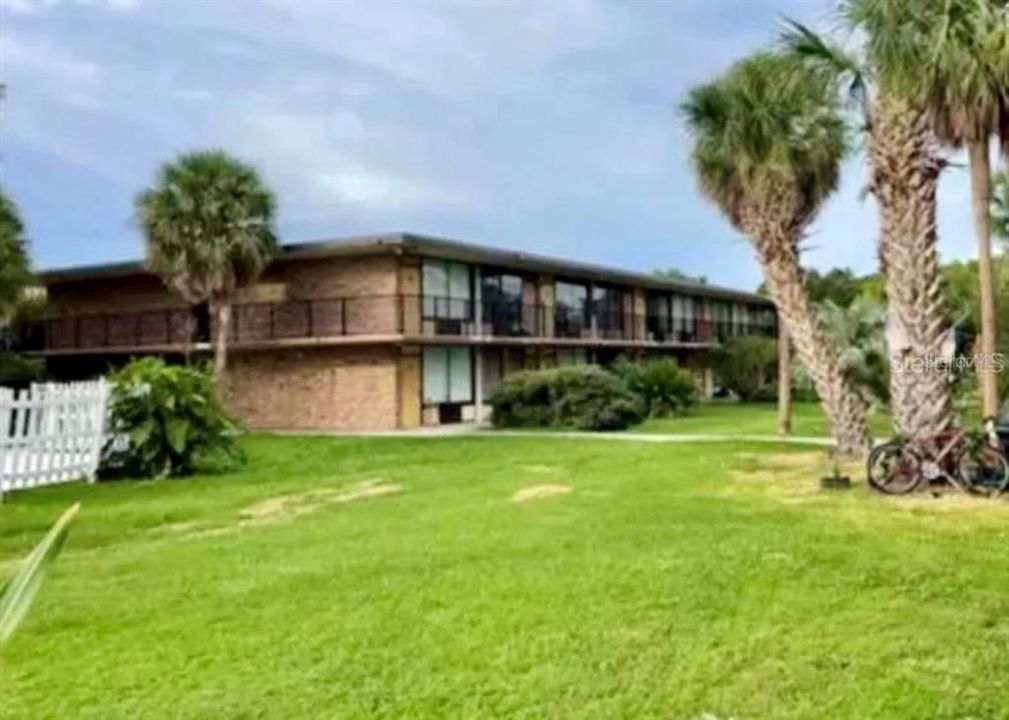 For Sale: $180,000 (1 beds, 1 baths, 276 Square Feet)