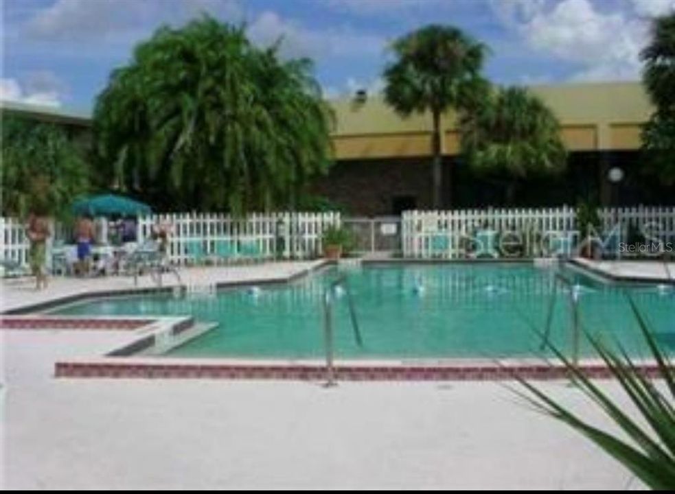 For Sale: $180,000 (1 beds, 1 baths, 276 Square Feet)