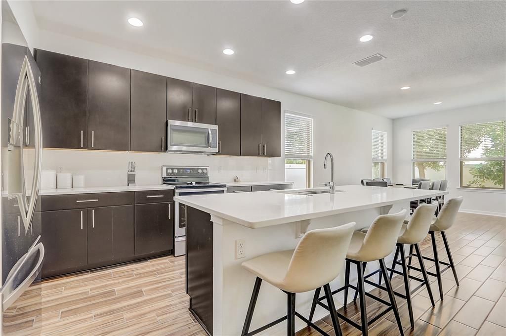 For Sale: $459,900 (3 beds, 2 baths, 1930 Square Feet)
