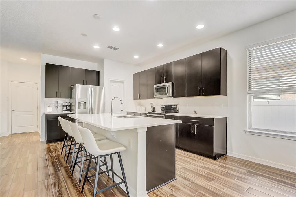 For Sale: $459,900 (3 beds, 2 baths, 1930 Square Feet)