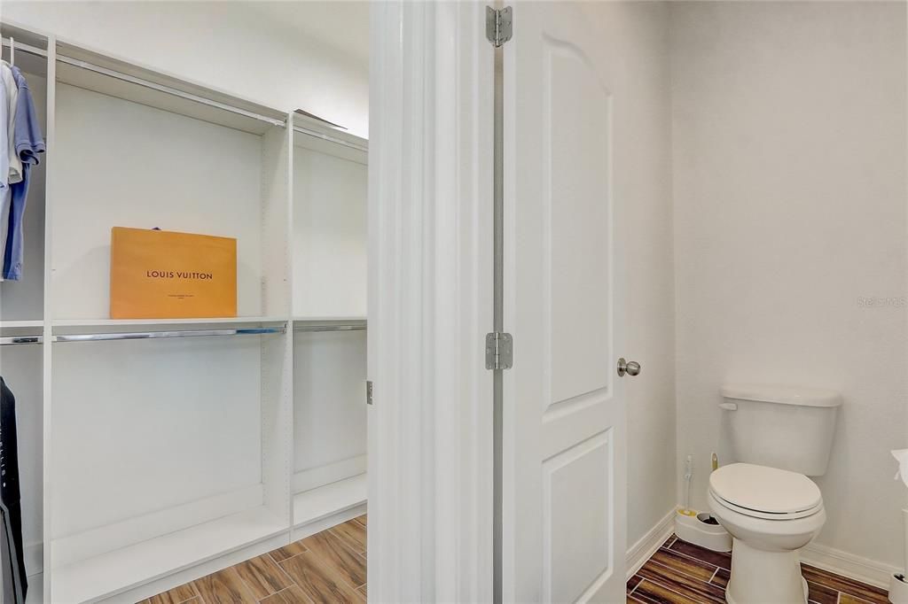 For Sale: $459,900 (3 beds, 2 baths, 1930 Square Feet)