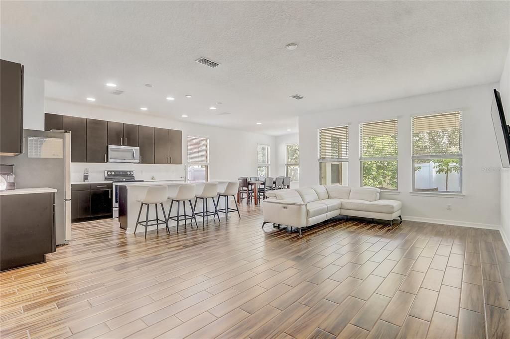 For Sale: $459,900 (3 beds, 2 baths, 1930 Square Feet)