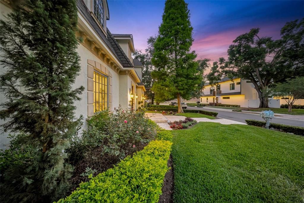 En Venta: $2,699,000 (4 camas, 3 baños, 4018 Pies cuadrados)