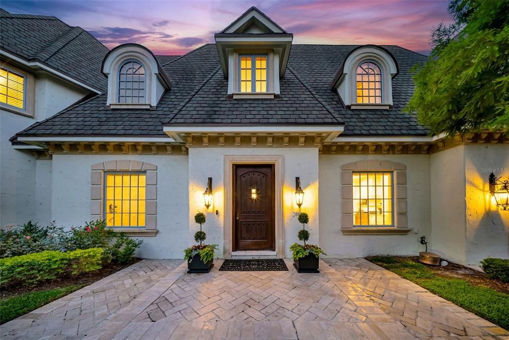 En Venta: $2,699,000 (4 camas, 3 baños, 4018 Pies cuadrados)