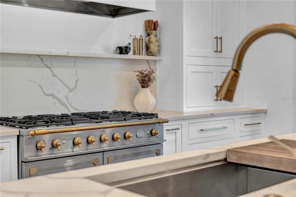 En Venta: $2,699,000 (4 camas, 3 baños, 4018 Pies cuadrados)