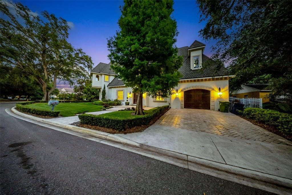 En Venta: $2,699,000 (4 camas, 3 baños, 4018 Pies cuadrados)