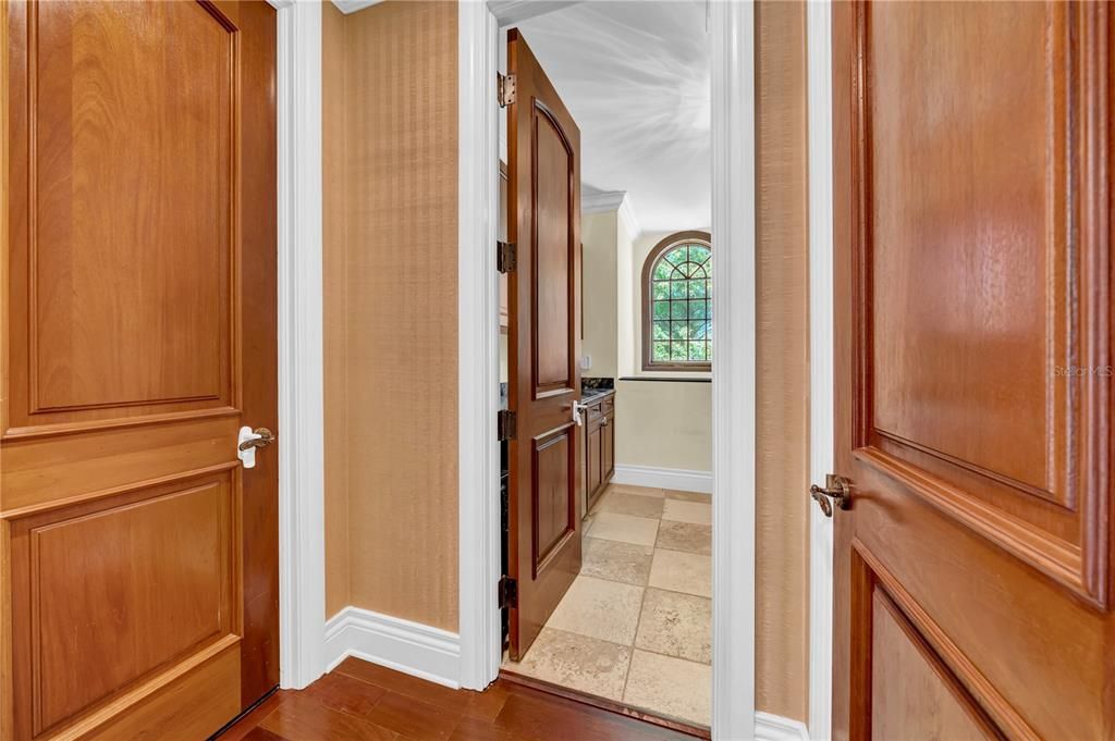 En Venta: $2,699,000 (4 camas, 3 baños, 4018 Pies cuadrados)