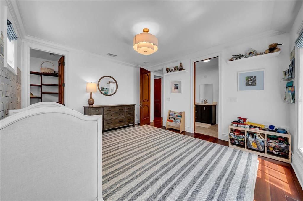 En Venta: $2,699,000 (4 camas, 3 baños, 4018 Pies cuadrados)