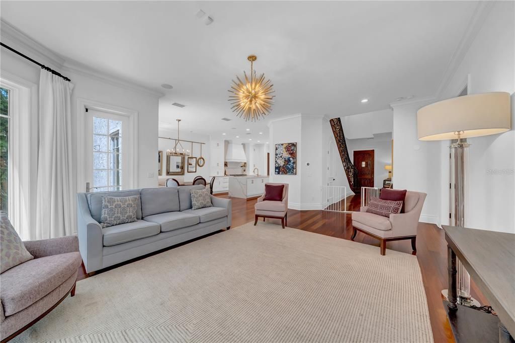 En Venta: $2,699,000 (4 camas, 3 baños, 4018 Pies cuadrados)