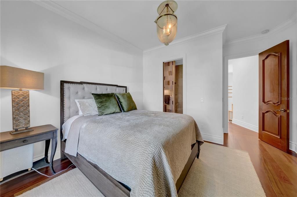 En Venta: $2,699,000 (4 camas, 3 baños, 4018 Pies cuadrados)