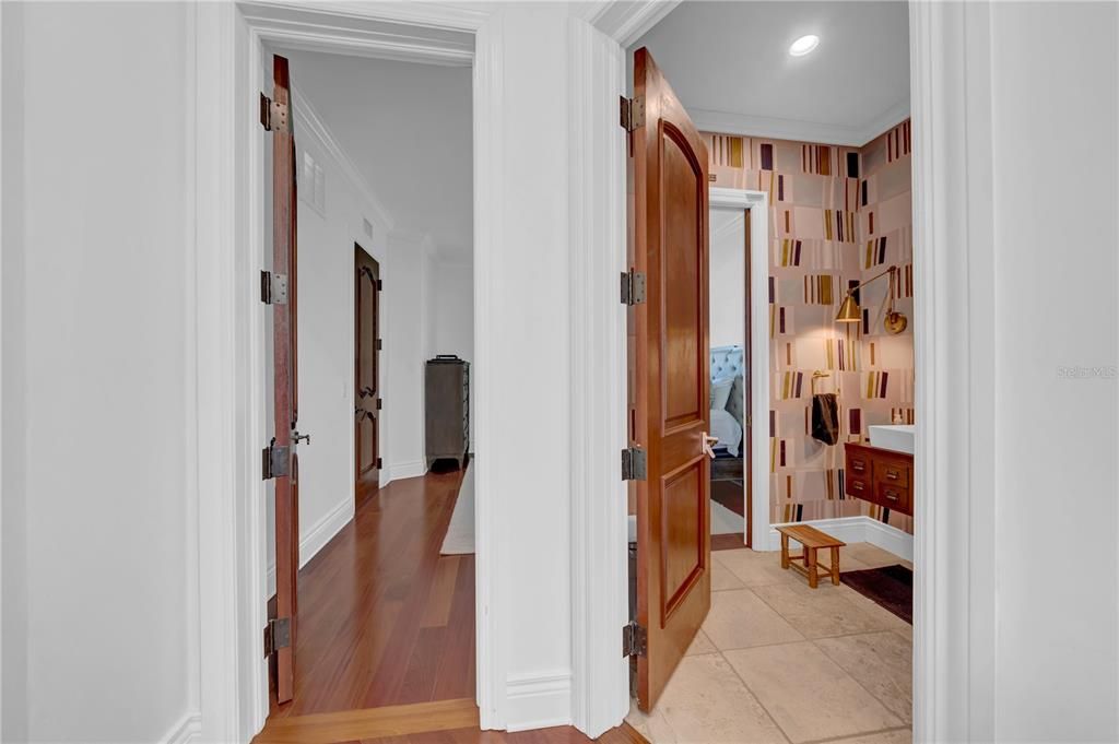 En Venta: $2,699,000 (4 camas, 3 baños, 4018 Pies cuadrados)