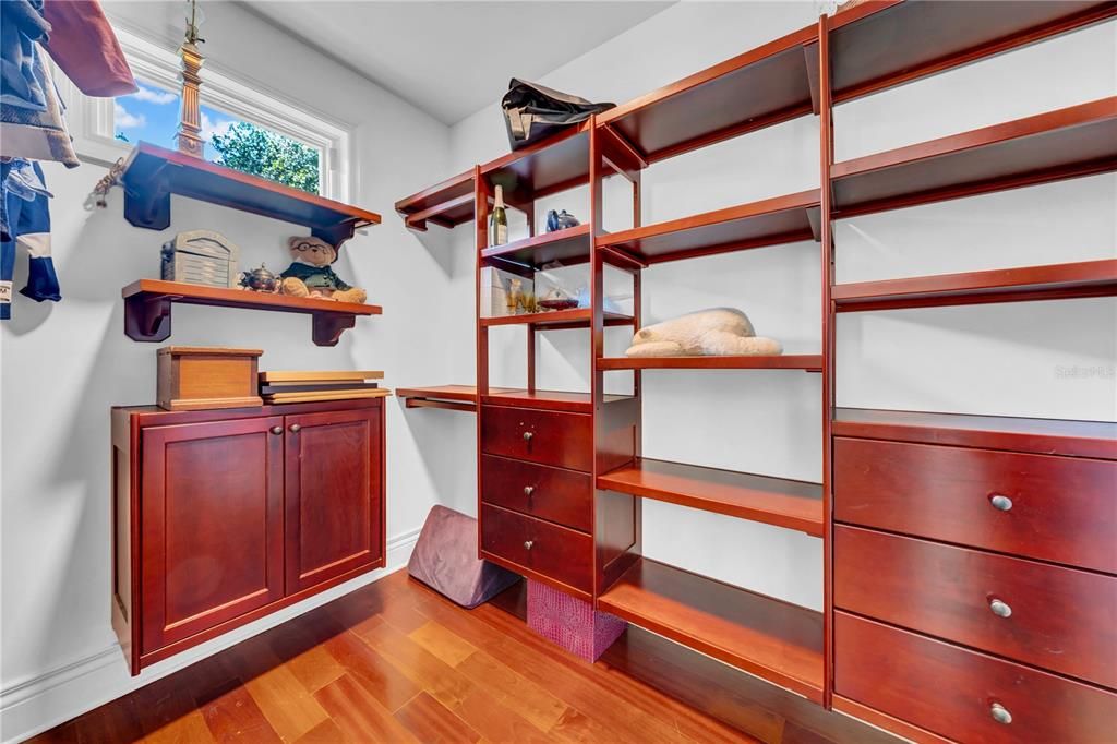 En Venta: $2,699,000 (4 camas, 3 baños, 4018 Pies cuadrados)