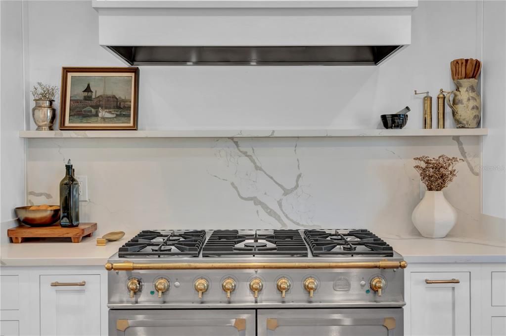 En Venta: $2,699,000 (4 camas, 3 baños, 4018 Pies cuadrados)