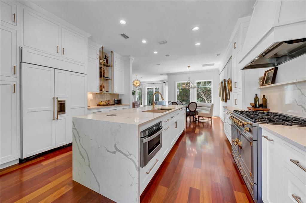 En Venta: $2,699,000 (4 camas, 3 baños, 4018 Pies cuadrados)