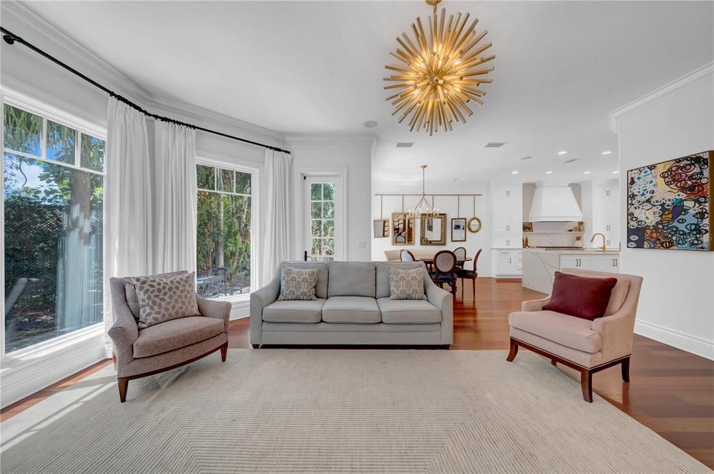 En Venta: $2,699,000 (4 camas, 3 baños, 4018 Pies cuadrados)