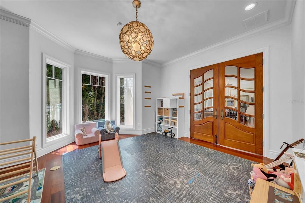 En Venta: $2,699,000 (4 camas, 3 baños, 4018 Pies cuadrados)