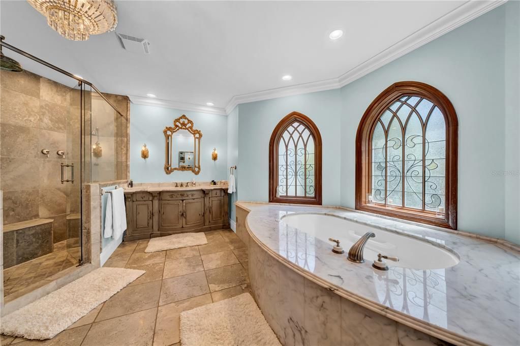 En Venta: $2,699,000 (4 camas, 3 baños, 4018 Pies cuadrados)