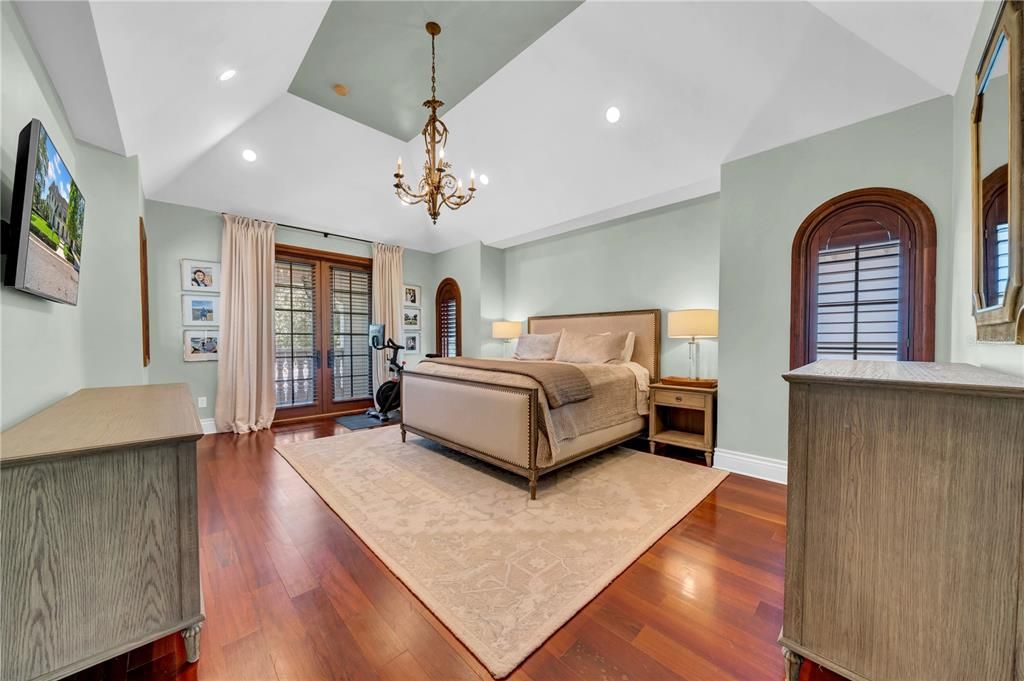 En Venta: $2,699,000 (4 camas, 3 baños, 4018 Pies cuadrados)