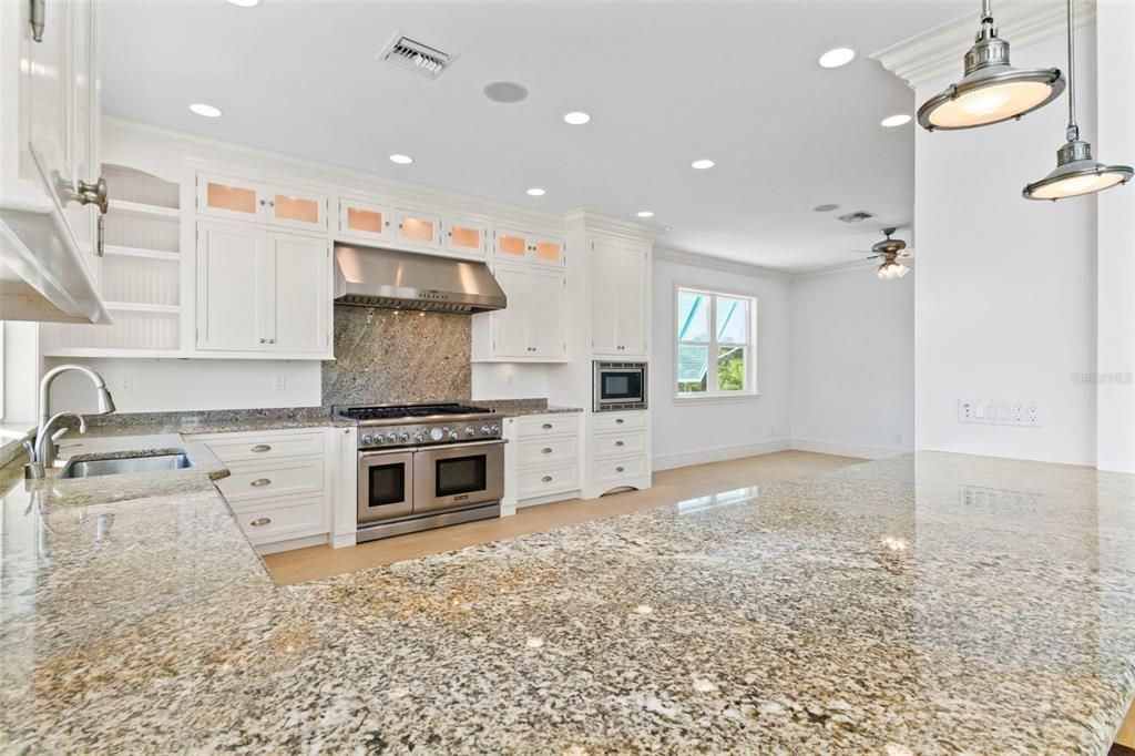 待售: $2,750,000 (4 贝兹, 3 浴室, 3305 平方英尺)