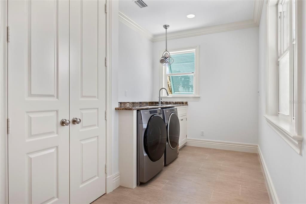 待售: $2,750,000 (4 贝兹, 3 浴室, 3305 平方英尺)