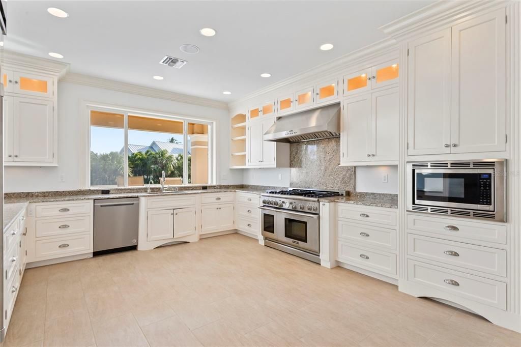 待售: $2,750,000 (4 贝兹, 3 浴室, 3305 平方英尺)