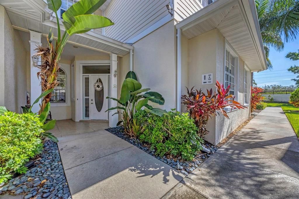 最近租的: $5,975 (3 贝兹, 3 浴室, 3046 平方英尺)