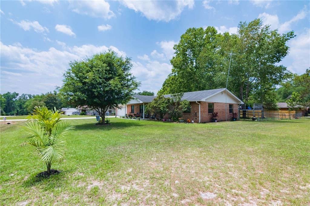 For Sale: $299,900 (3 beds, 2 baths, 1969 Square Feet)