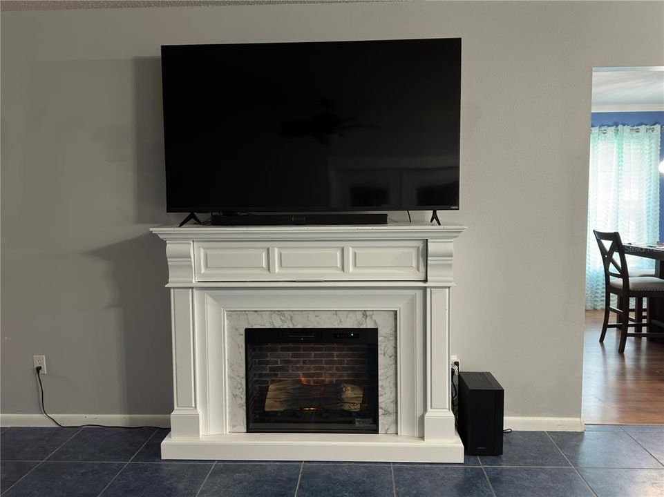 For Sale: $299,900 (3 beds, 2 baths, 1969 Square Feet)