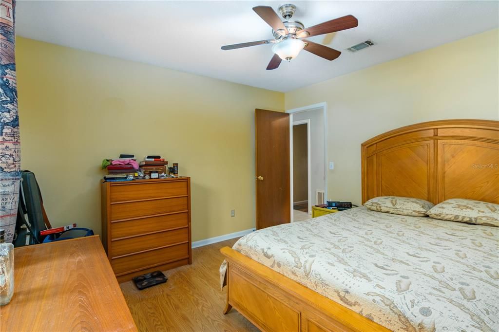 For Sale: $299,900 (3 beds, 2 baths, 1969 Square Feet)