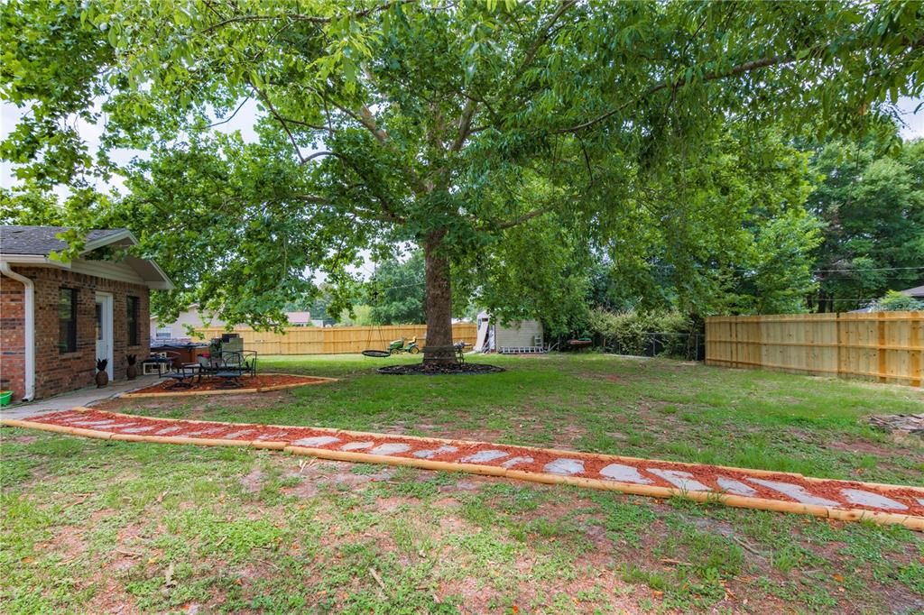 For Sale: $299,900 (3 beds, 2 baths, 1969 Square Feet)