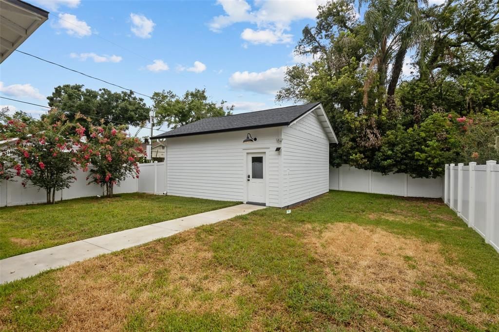 For Sale: $725,000 (3 beds, 2 baths, 1750 Square Feet)