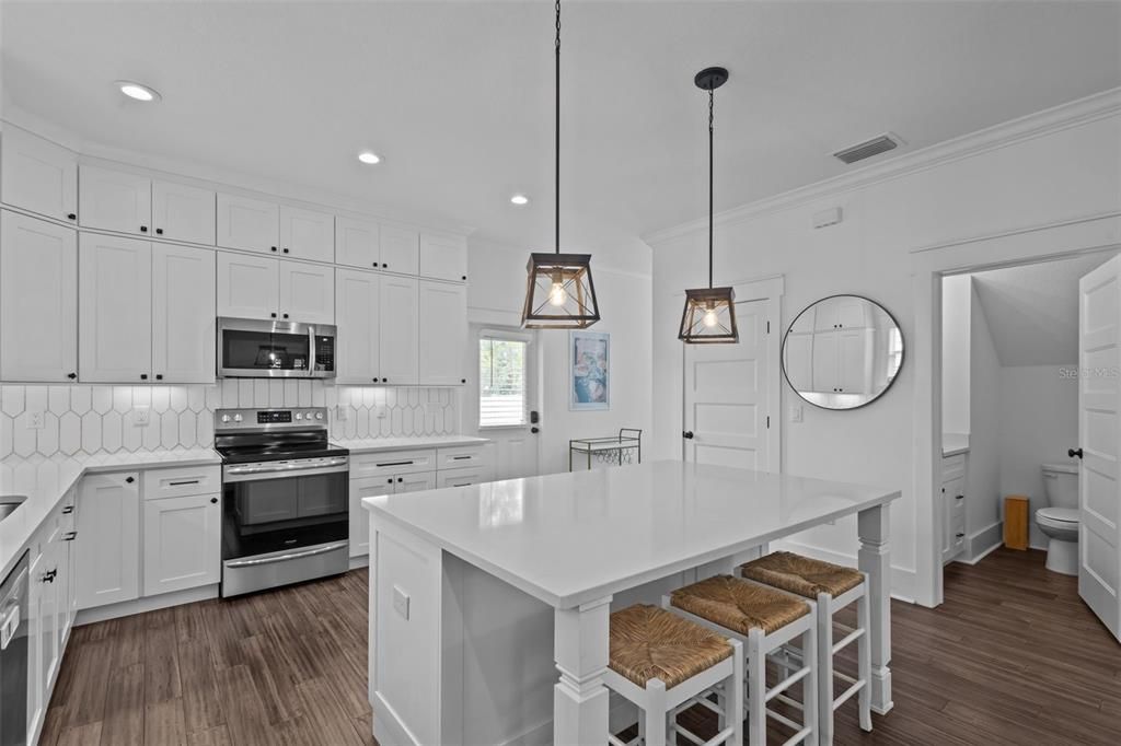 For Sale: $725,000 (3 beds, 2 baths, 1750 Square Feet)