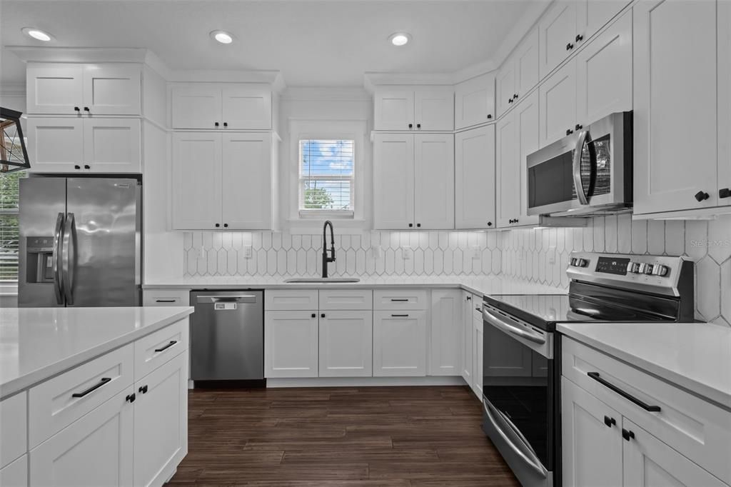 For Sale: $725,000 (3 beds, 2 baths, 1750 Square Feet)