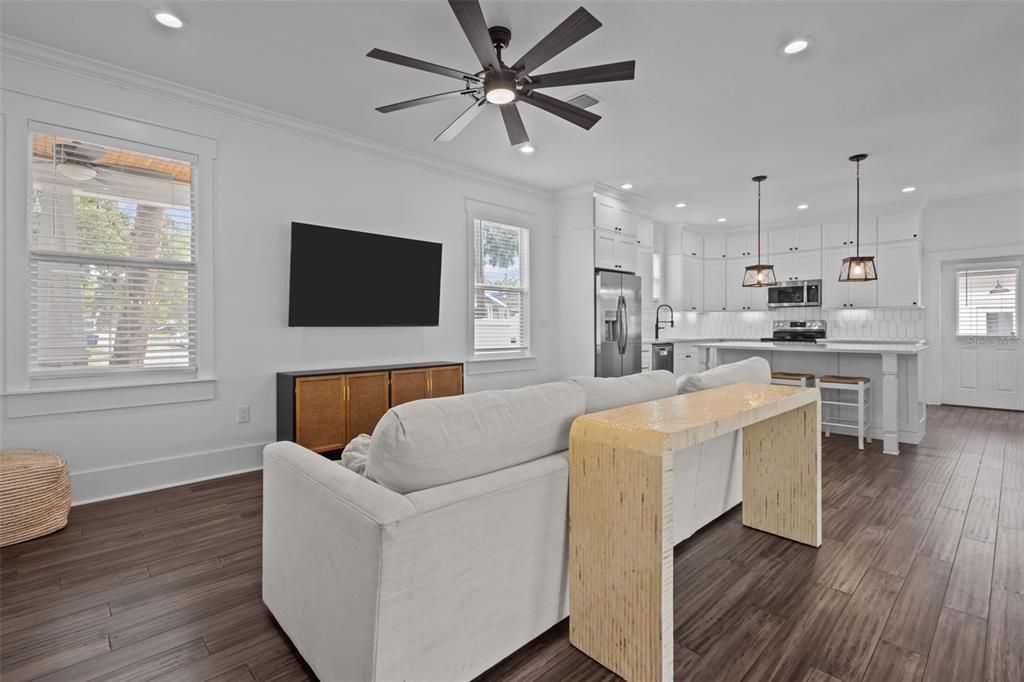 For Sale: $725,000 (3 beds, 2 baths, 1750 Square Feet)