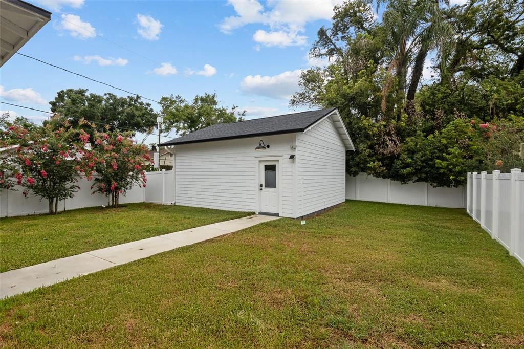 For Sale: $725,000 (3 beds, 2 baths, 1750 Square Feet)