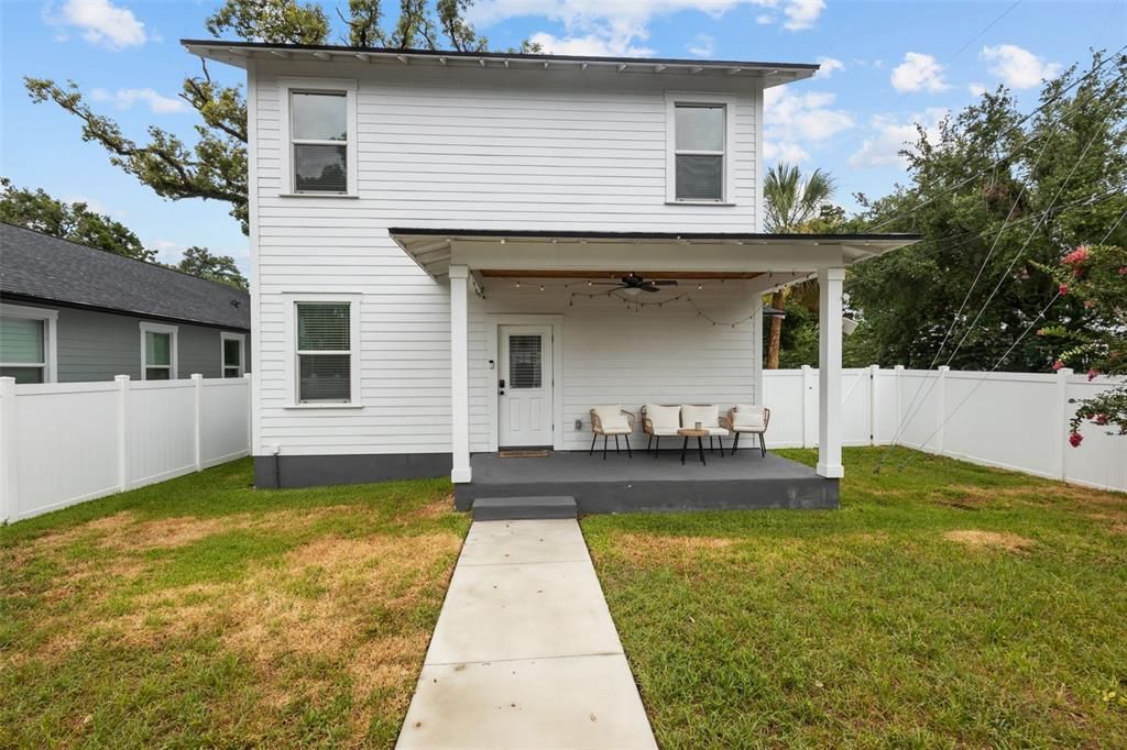 For Sale: $725,000 (3 beds, 2 baths, 1750 Square Feet)