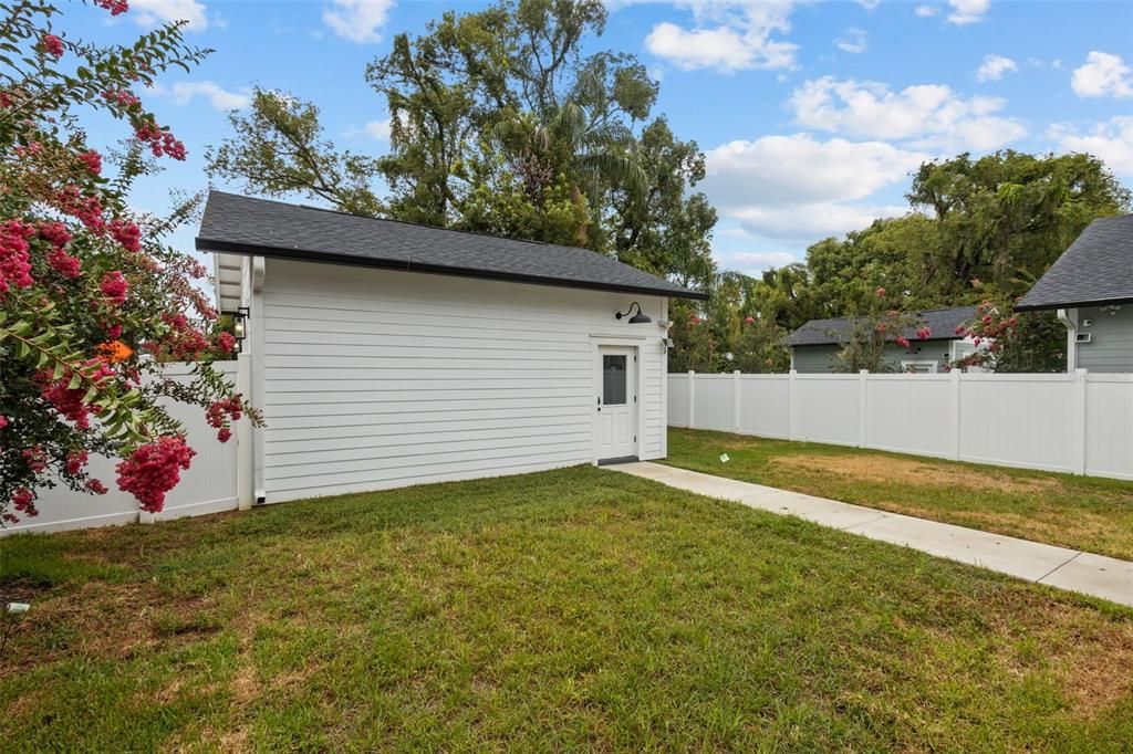 For Sale: $725,000 (3 beds, 2 baths, 1750 Square Feet)