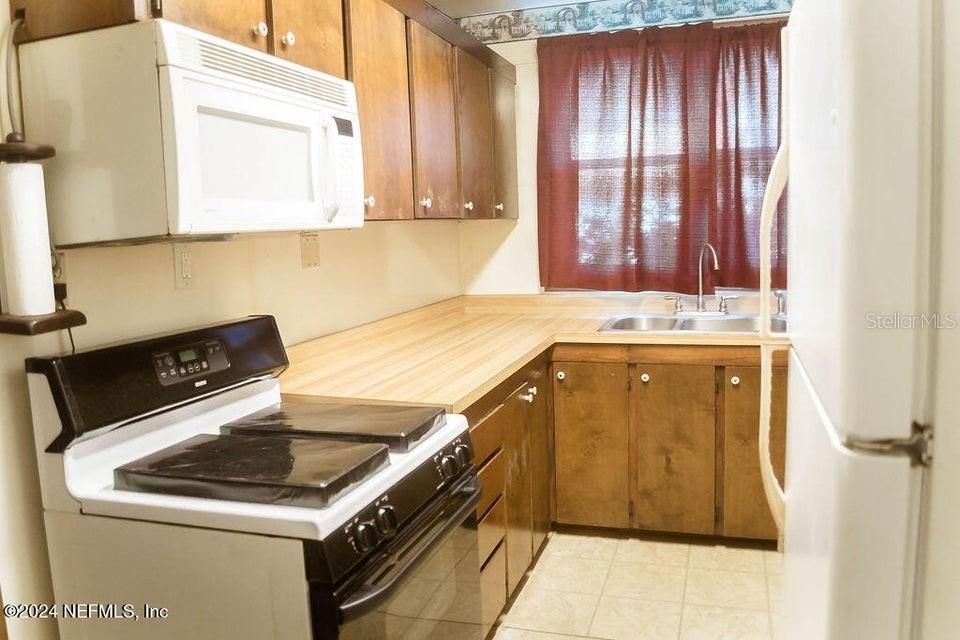 На продажу: $144,900 (3 спален, 1 ванн, 1199 Квадратных фут)