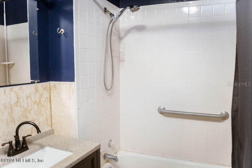 На продажу: $144,900 (3 спален, 1 ванн, 1199 Квадратных фут)