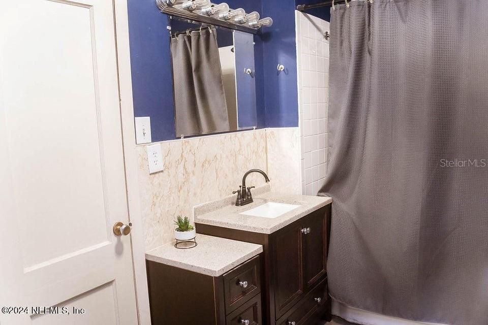 На продажу: $144,900 (3 спален, 1 ванн, 1199 Квадратных фут)