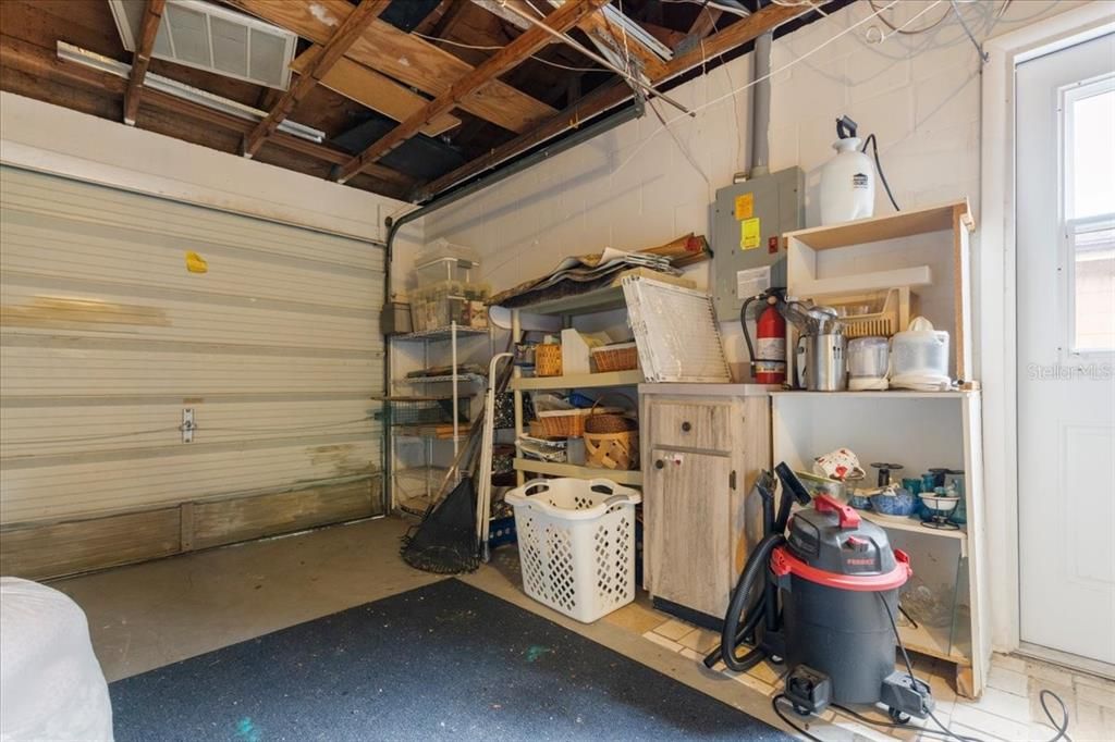 Под контрактом: $205,000 (3 спален, 2 ванн, 936 Квадратных фут)