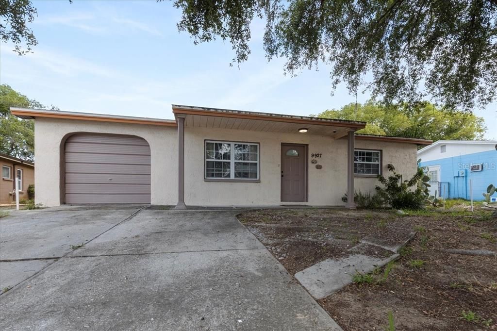 Под контрактом: $205,000 (3 спален, 2 ванн, 936 Квадратных фут)