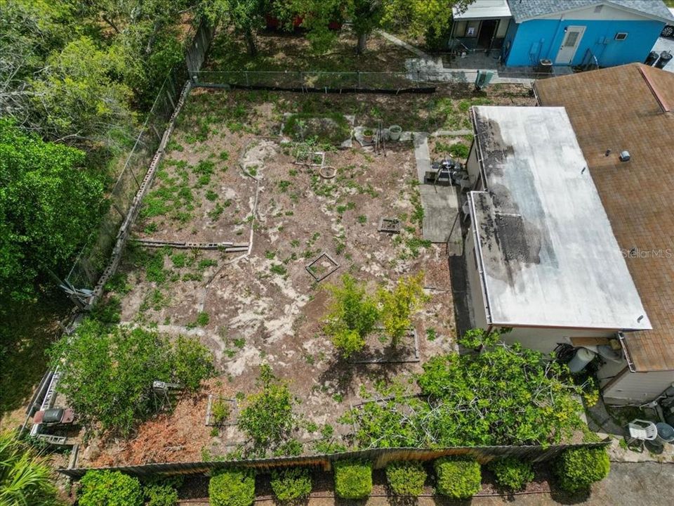 Под контрактом: $205,000 (3 спален, 2 ванн, 936 Квадратных фут)