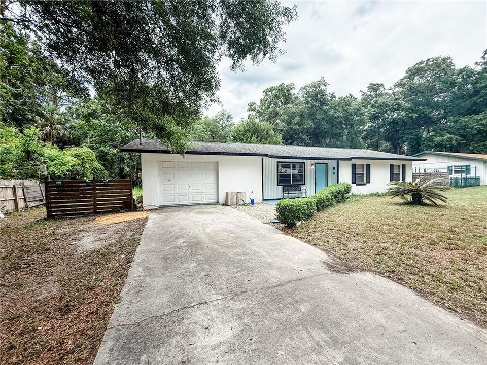 For Sale: $225,000 (3 beds, 2 baths, 1114 Square Feet)